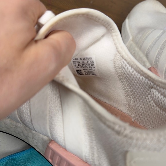 Adidas NMD R1 Shoes Mens 9 White Pink Low Top Athletic Running Sneakers Casual - Picture 10 of 10